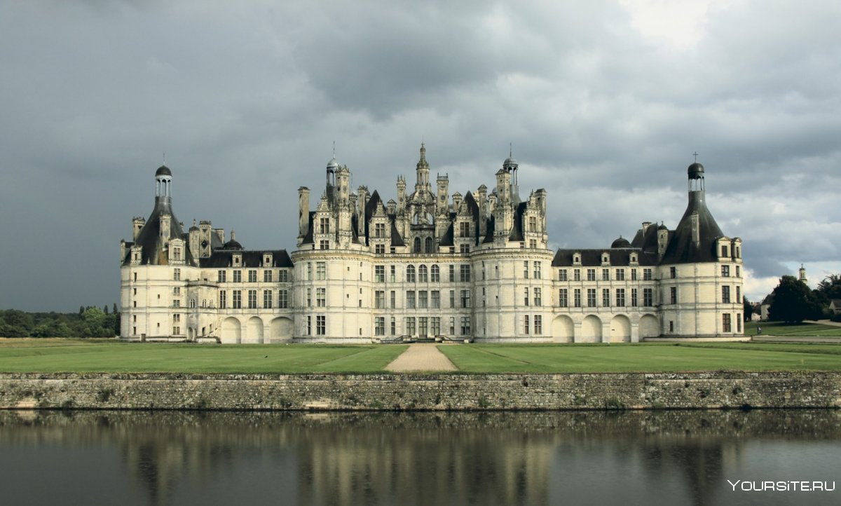 Замок Шамбор Франция крыша