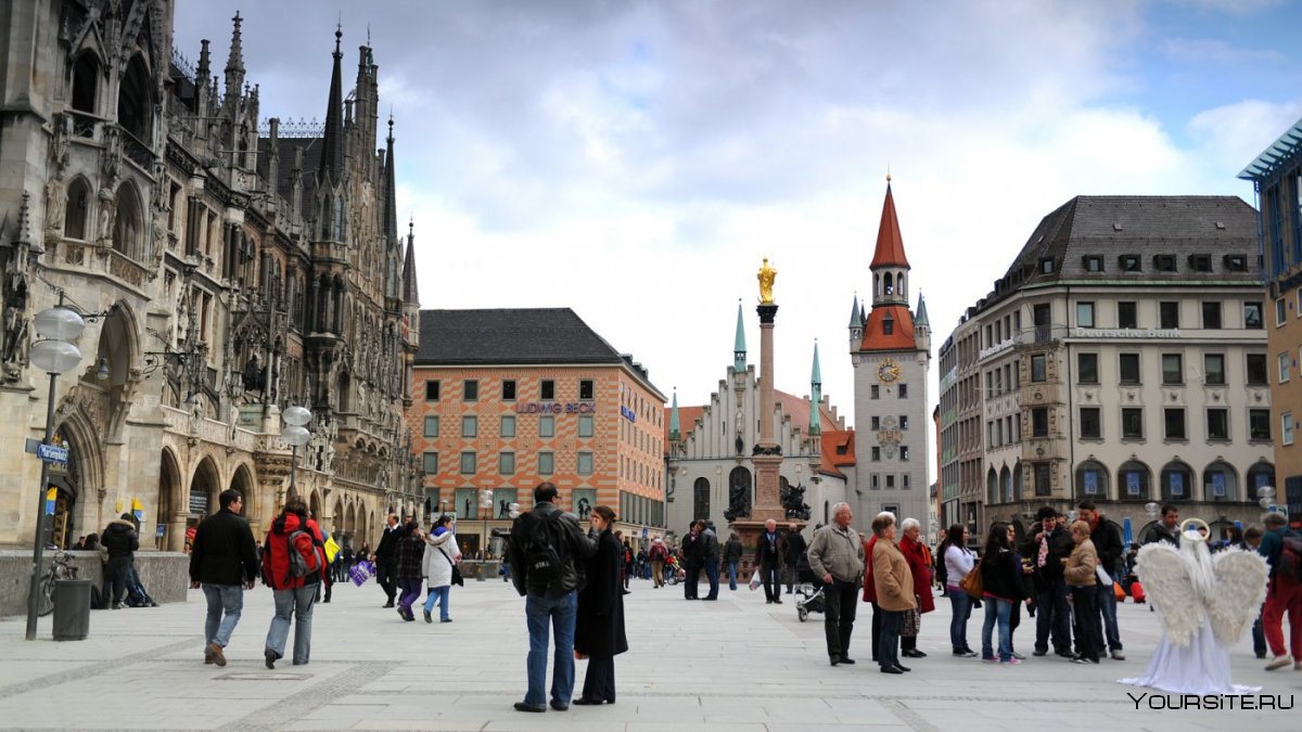 Главная площадь Мюнхена Мариенплац