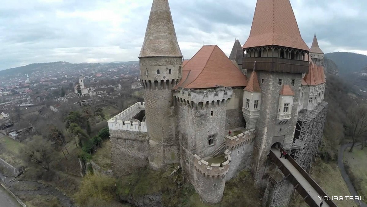 Замок в румынском стиле