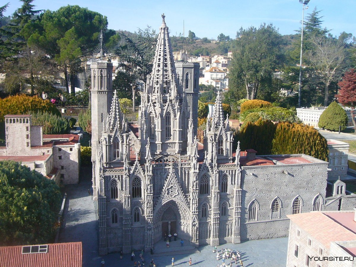 Собор Святого Креста и Святой Евлалии Каталония