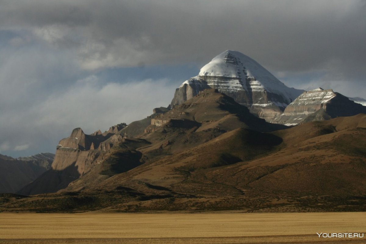 Кайлас гора в Тибете