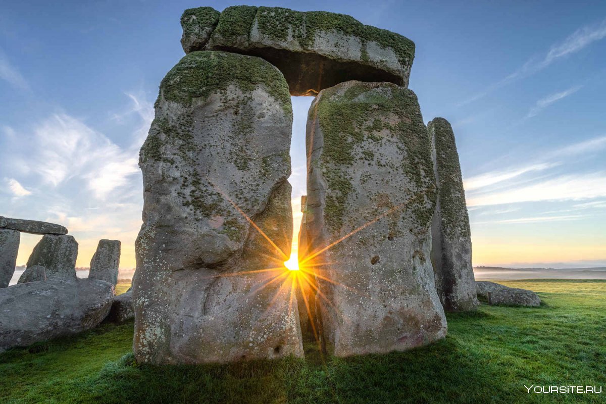 Каменное кольцо Стоунхендж в Англии