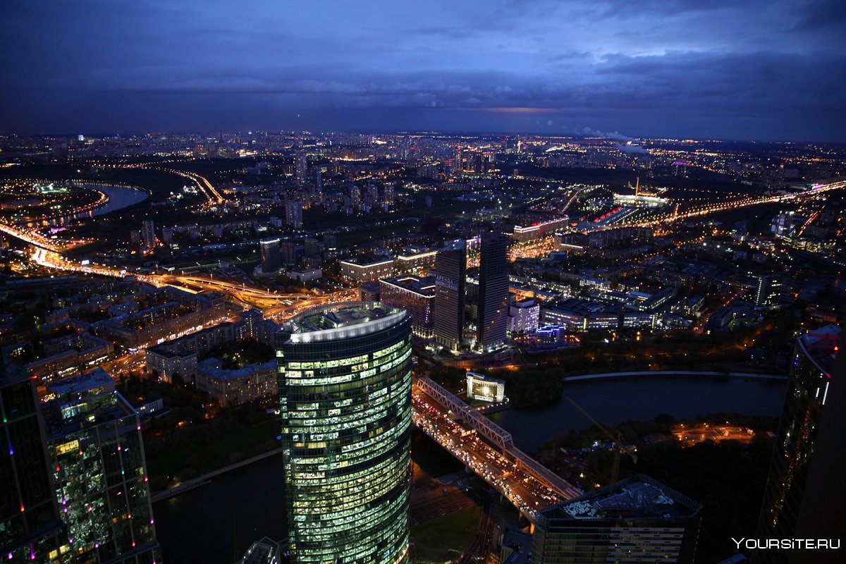 Вид на ночной центр Москвы