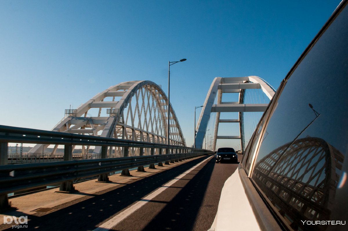Крымский мост вид вечером