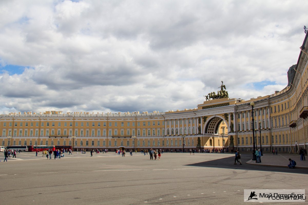 Дворец на Сенатскую площадь в Петербурге