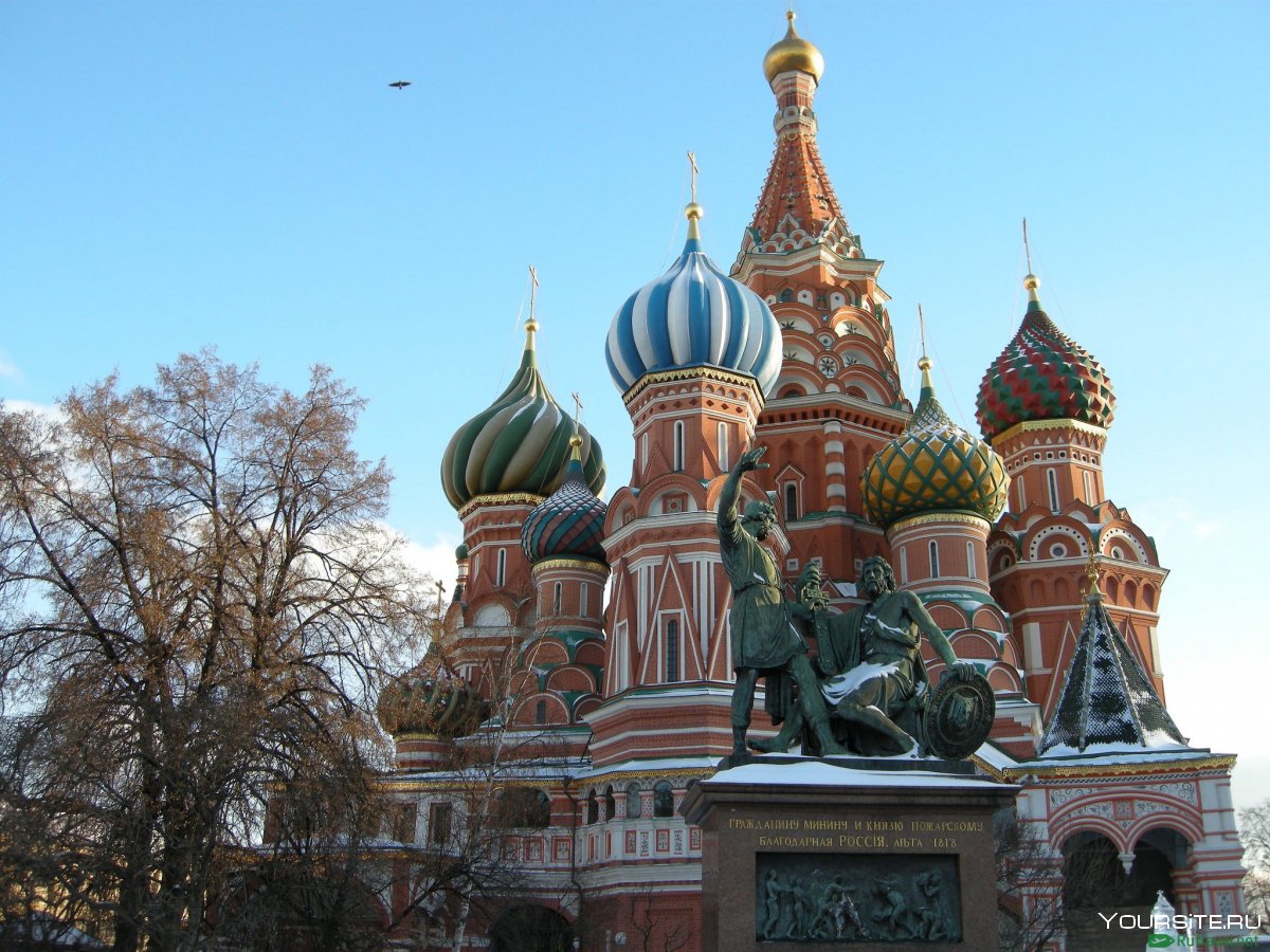 Покровский собор на кремлевской площади в Москве