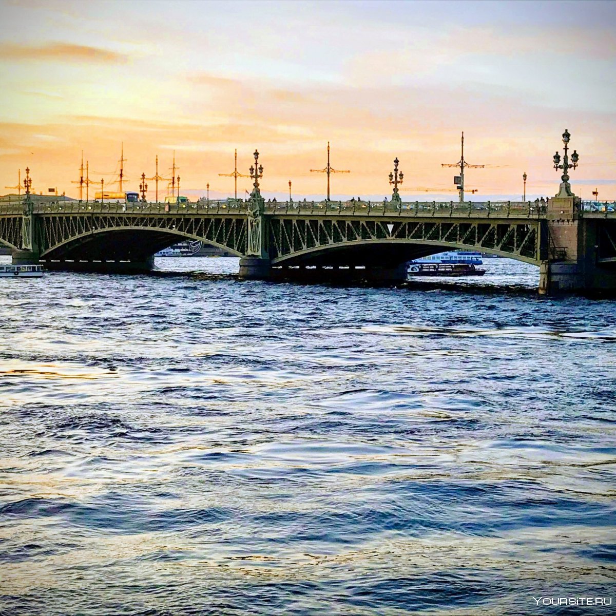 Троицкий мост в Санкт-Петербурге фото