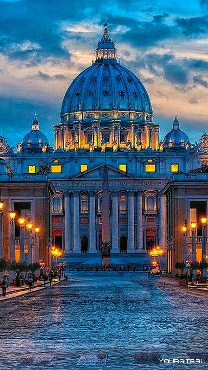 Собор Святого Петра в Риме вечером