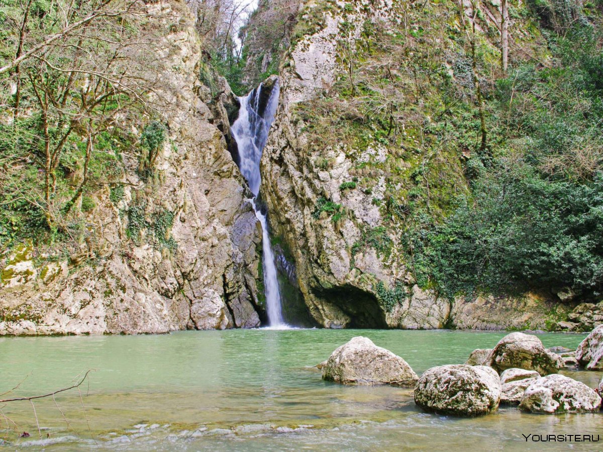 Агурские водопады Нижний водопад