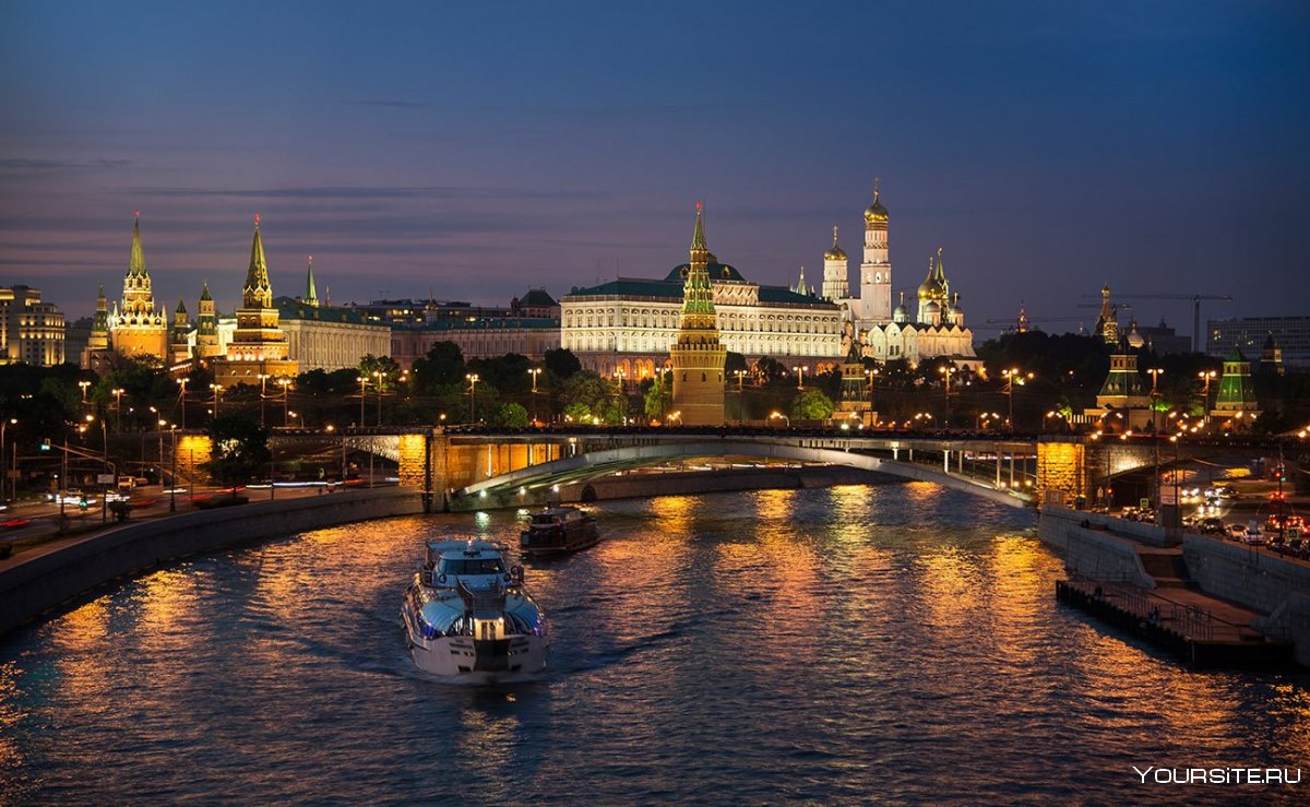 Вечерние прогулки на теплоходе по Москве реке