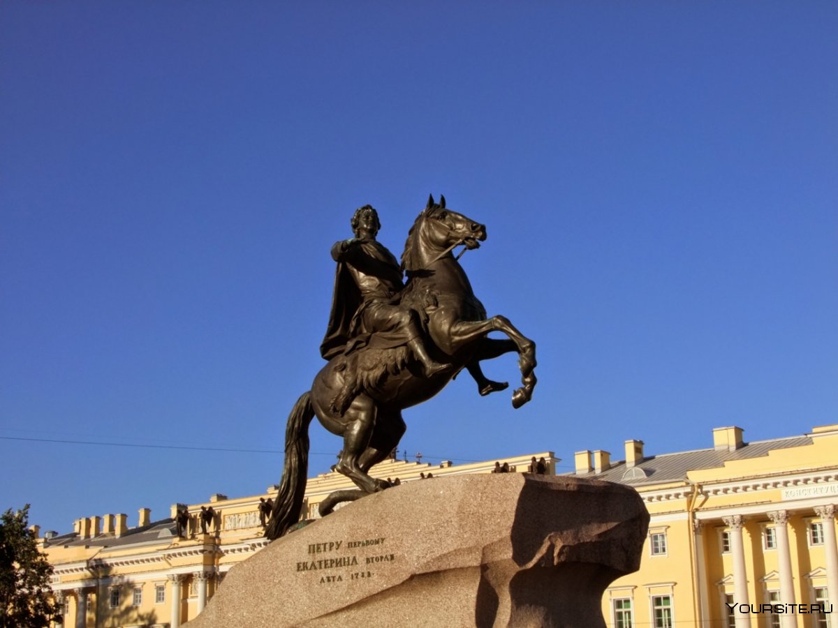 Монумент Петра Великого в Санкт-Петербурге