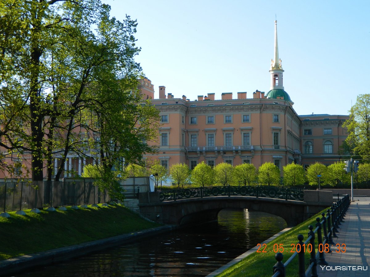 Павловский замок в Санкт-Петербурге