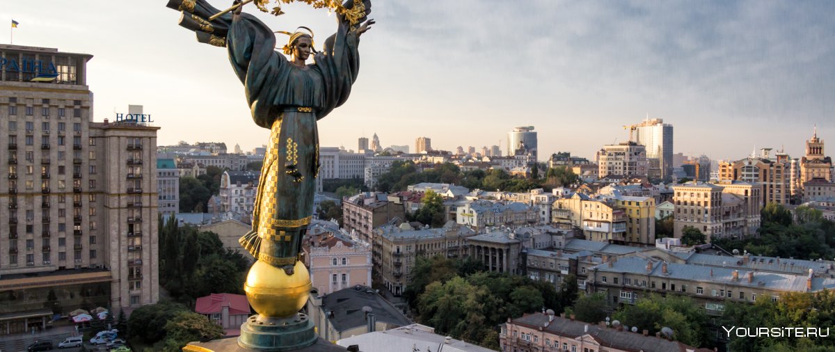 Площадь независимости Киев статуя