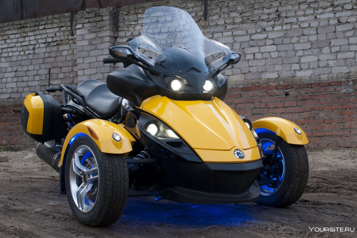 Трицикл can-am Spyder RS
