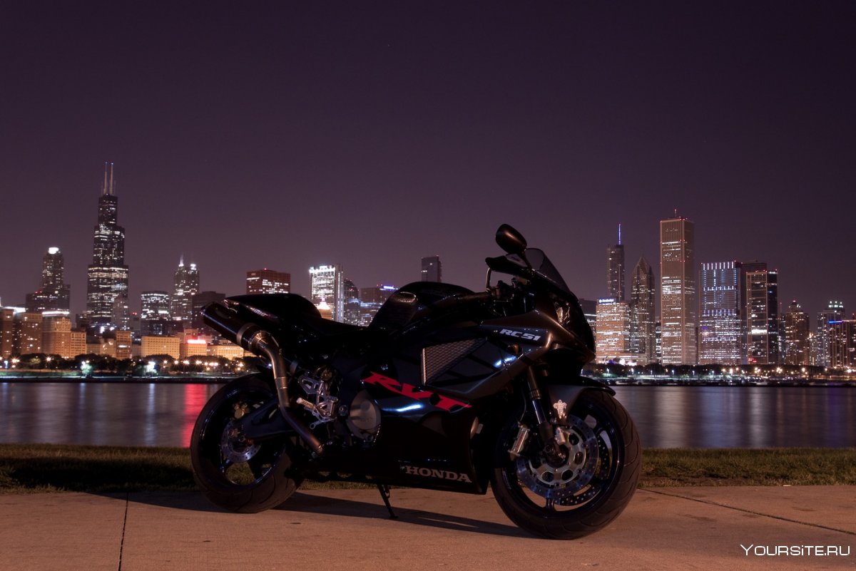 Мотоцикл ночной город