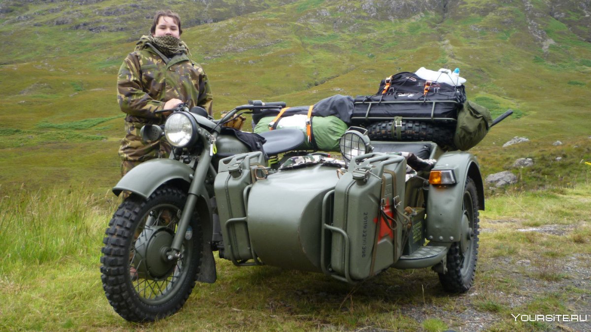 Полноприводный мотоцикл Урал с коляской