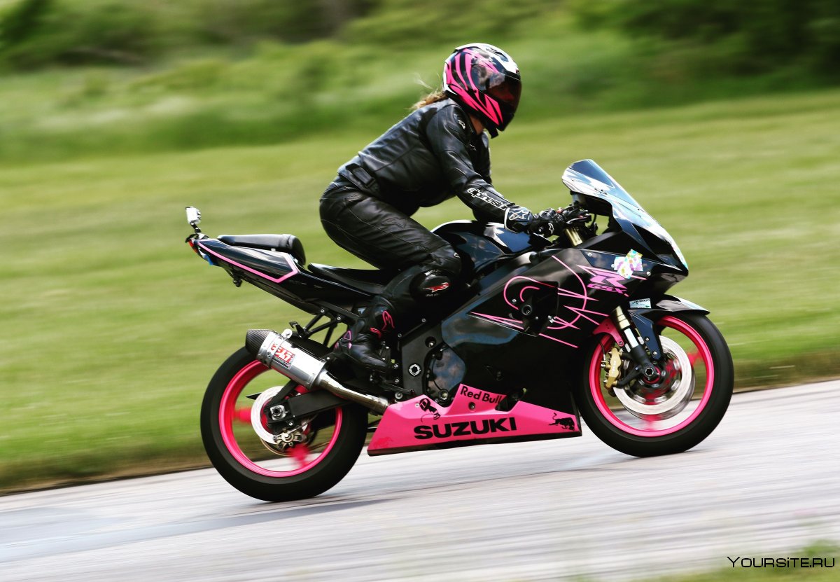 Мотоцикл Сузуки розовый