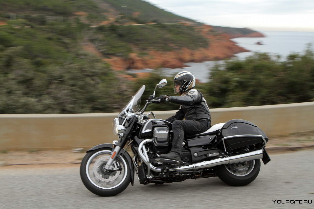 Мотоцикл Moto Guzzi California 1400 2022