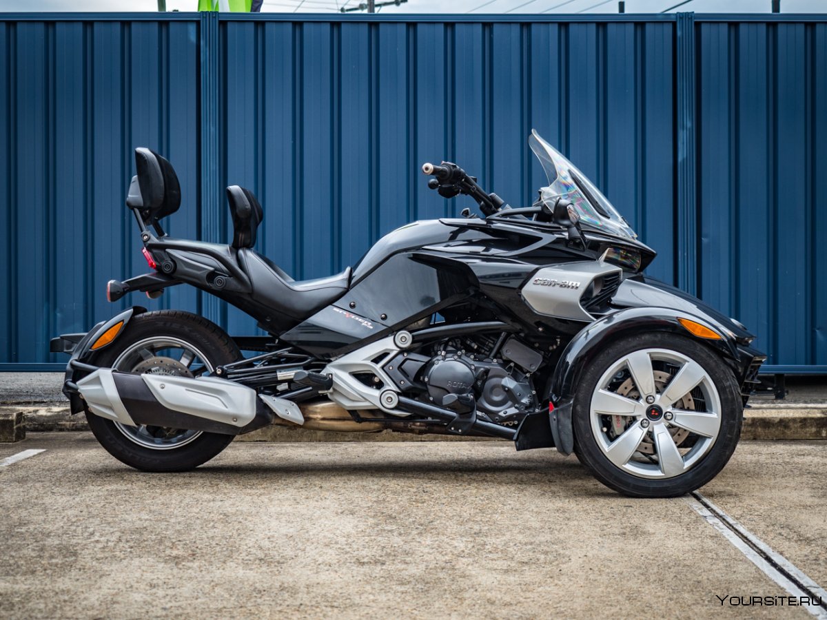 Трицикл can am Spyder f3