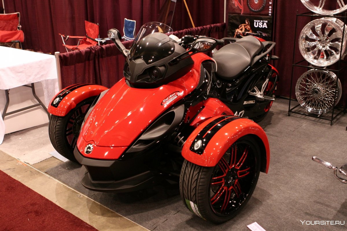 Трицикл can-am Spyder RS