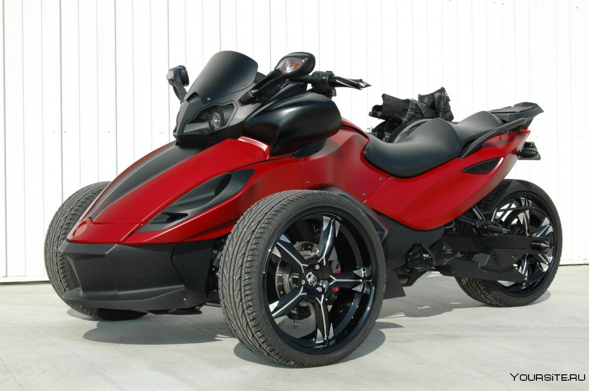 Spyder трехколесный мотоцикл