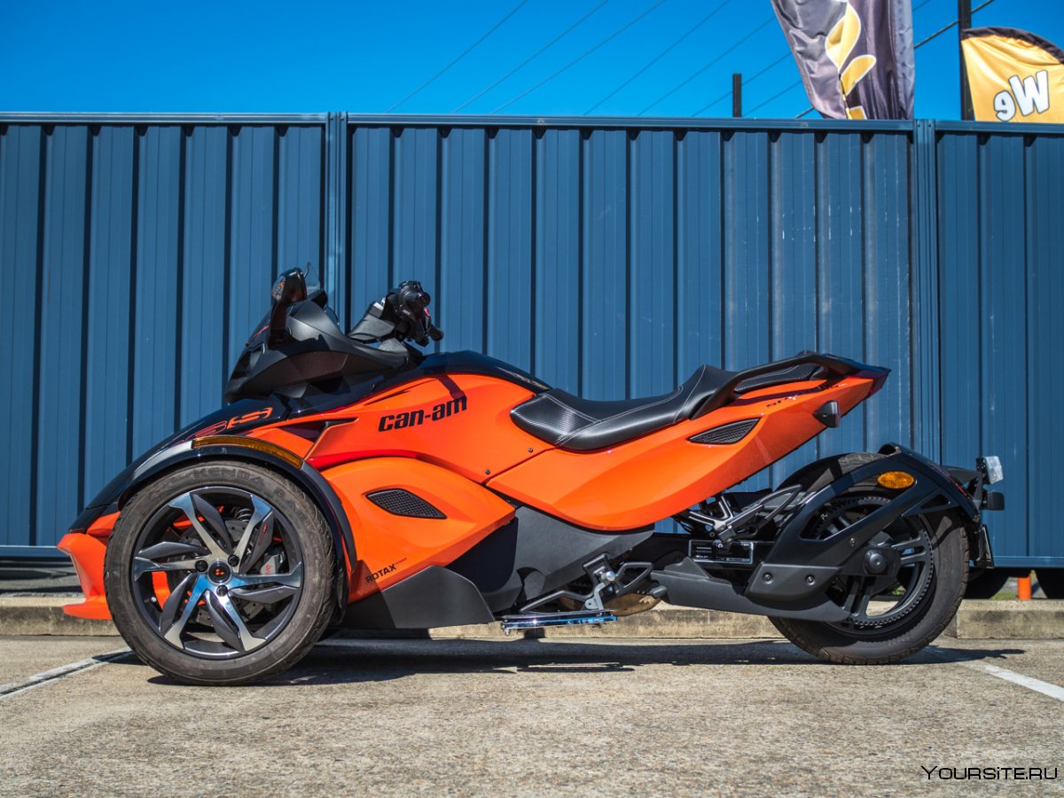 BRP can-am Spyder Roadster RS 2013 год
