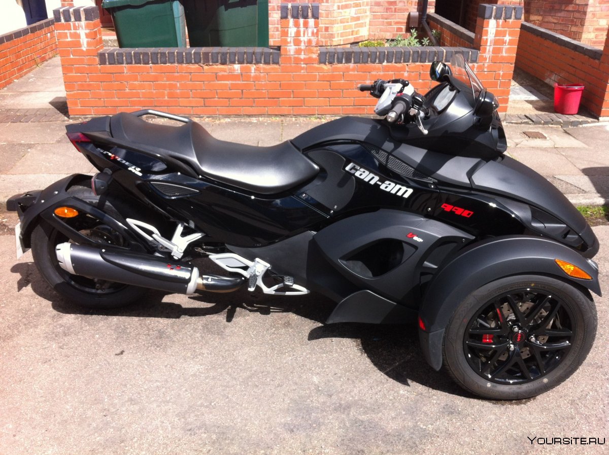 Moto one pod