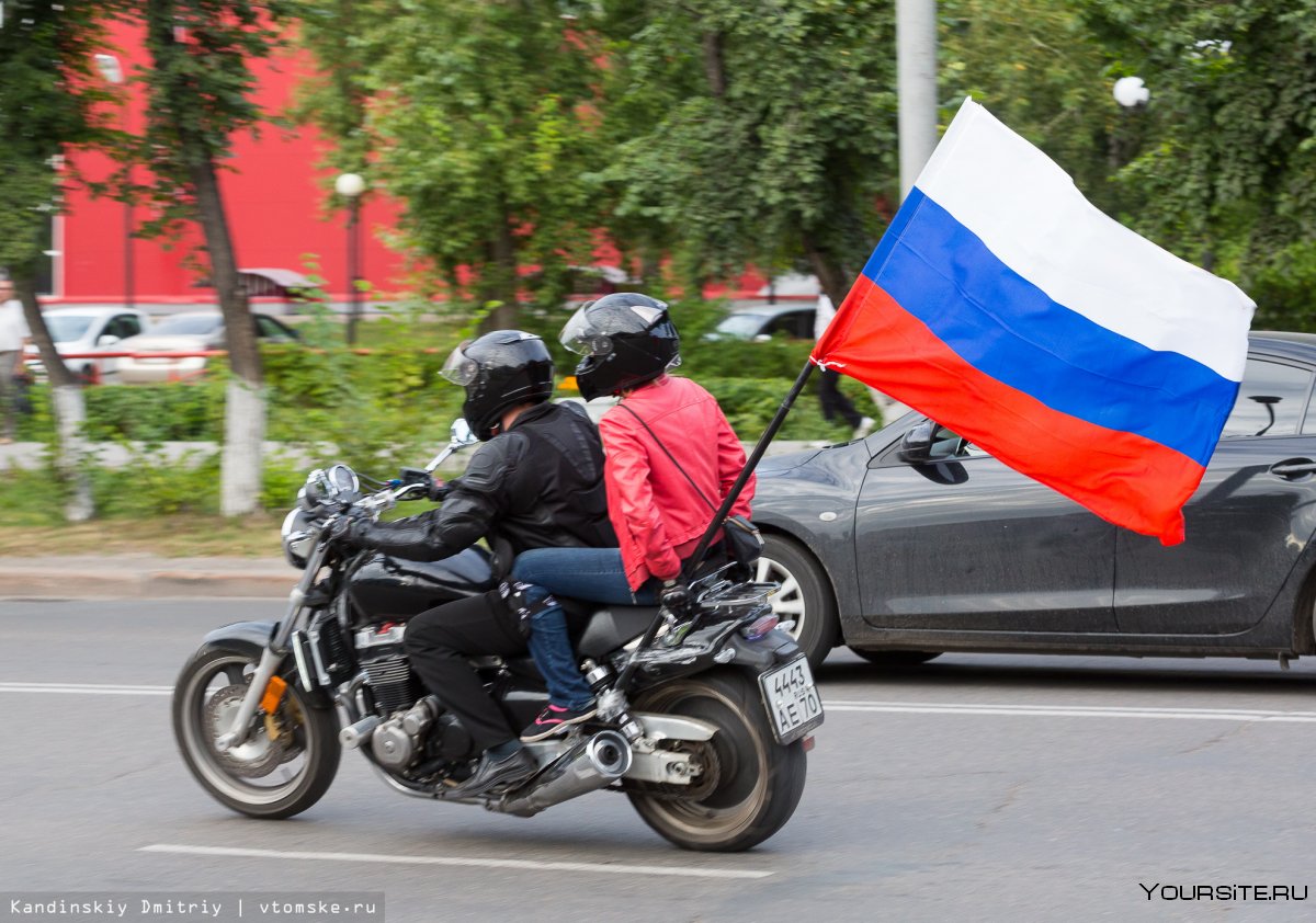Флаг на мотоцикл
