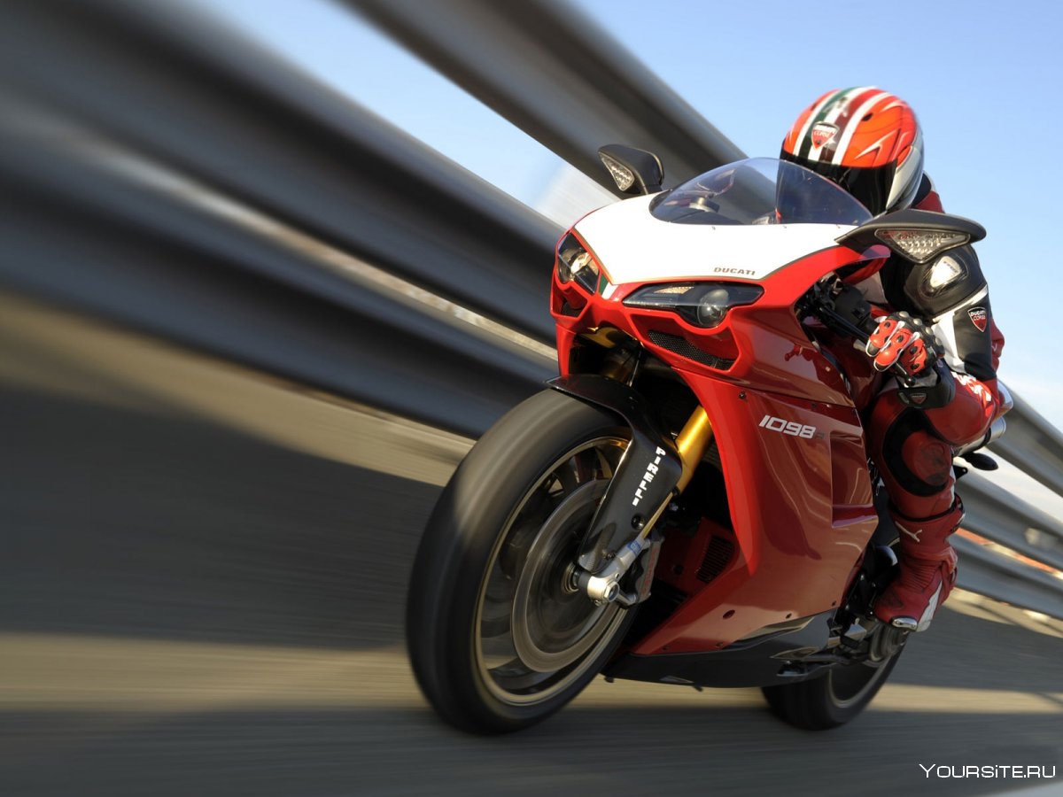 Мотоцикл Сузуки оранжевый