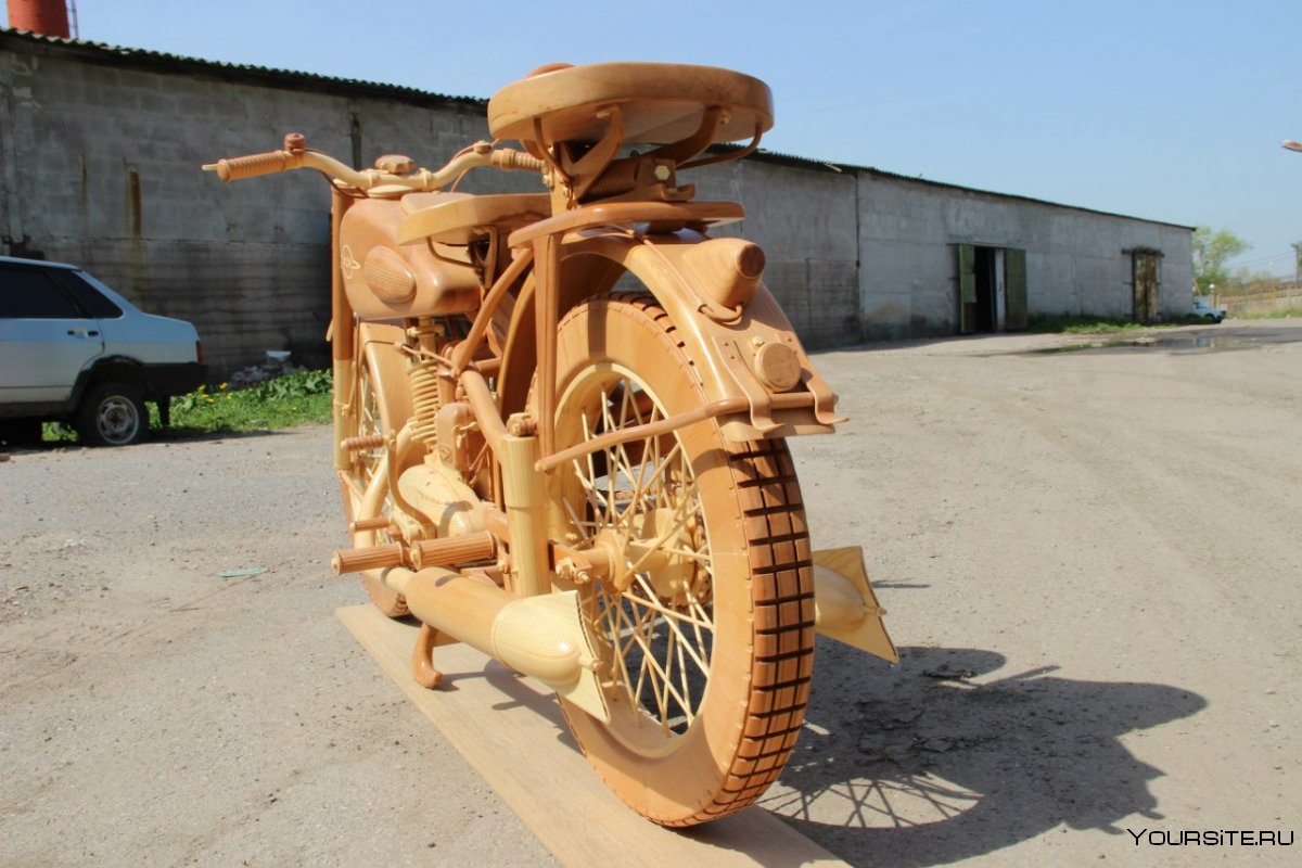 Деревянный мотоцикл из бревна