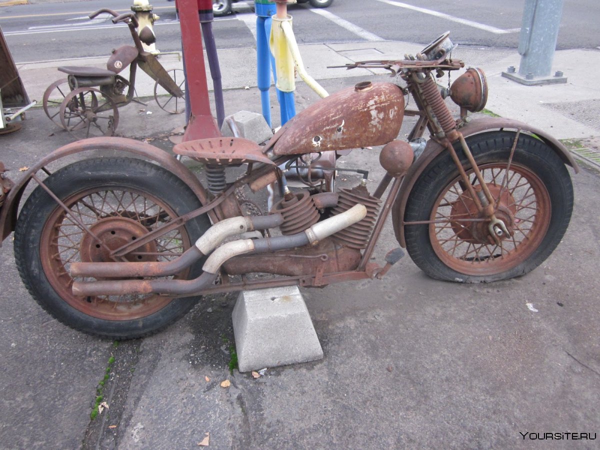 Ржавый мотоцикл