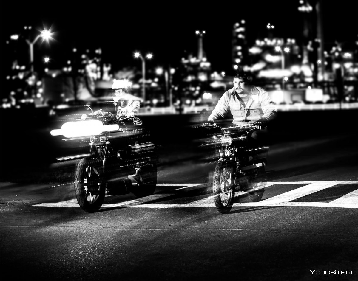 Гонки на мотоциклах по ночному городу