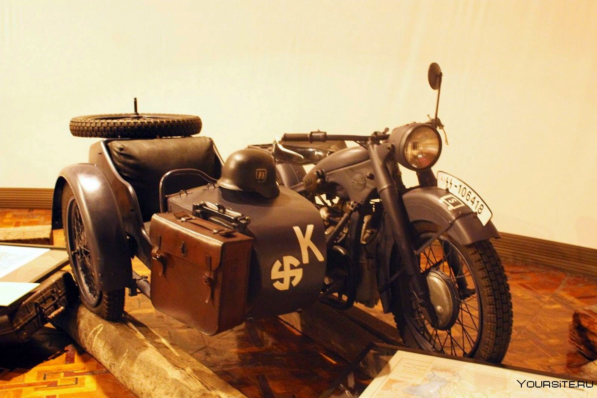 Старинный мотоцикл Триумф