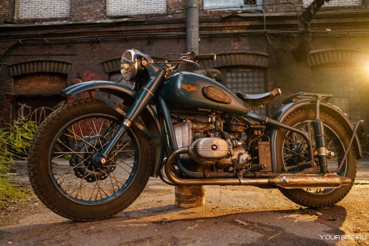 Антикварный мотоцикл