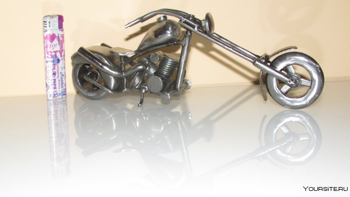 Металлическая модель мотоцикла