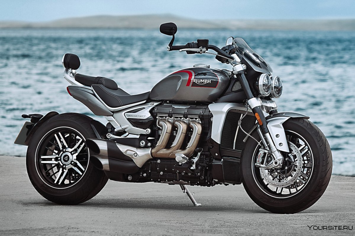 Мотоцикл Triumph Rocket 3