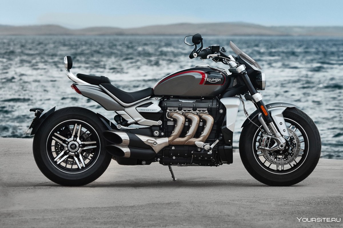 Мотоцикл Triumph Rocket 3