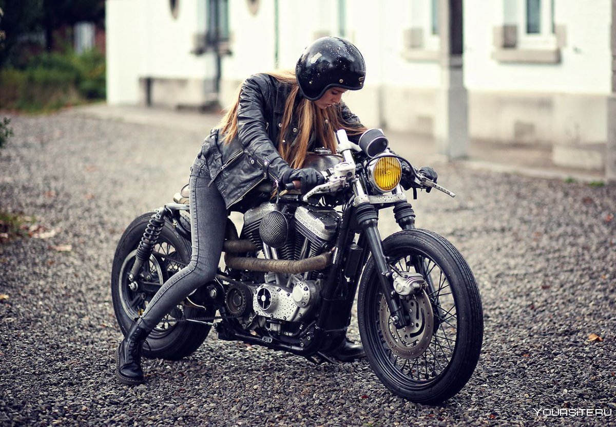 Harley Davidson Sportster 883 байкер