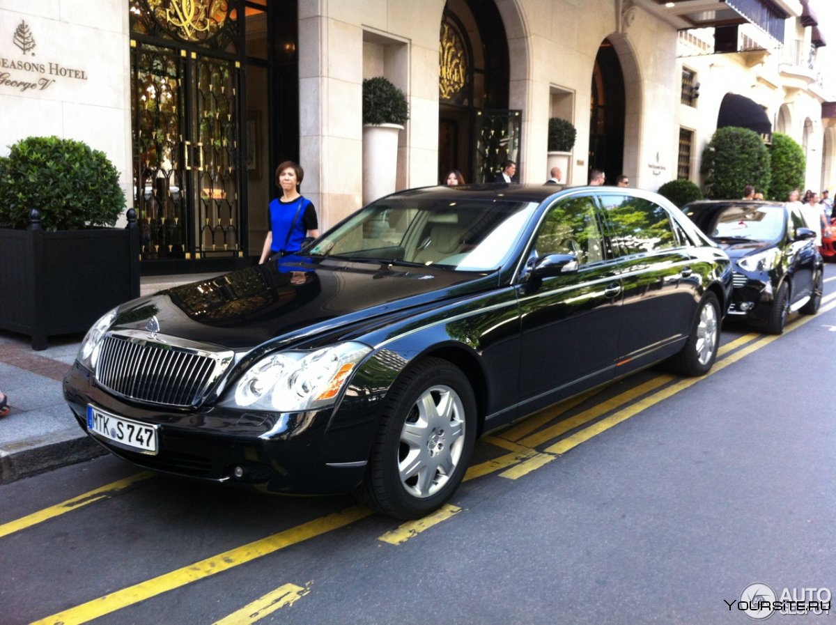 Maybach 62 s черный с золотом