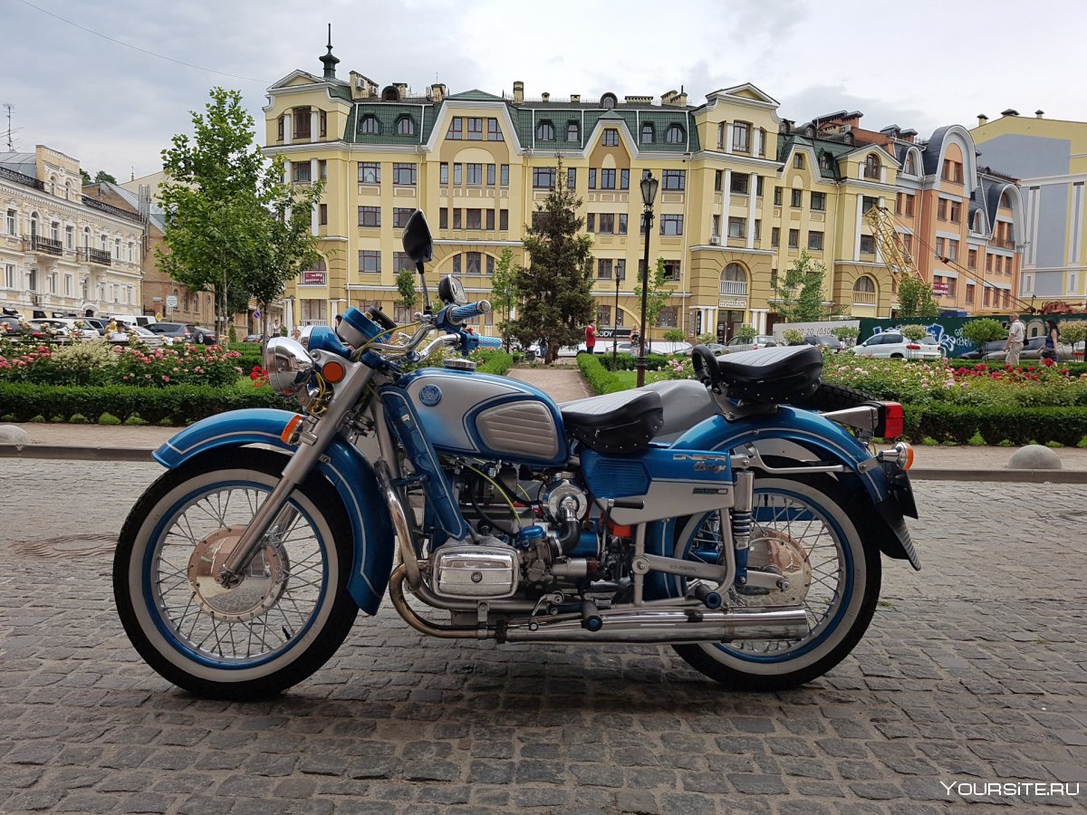 Днепр мотоцикл старый