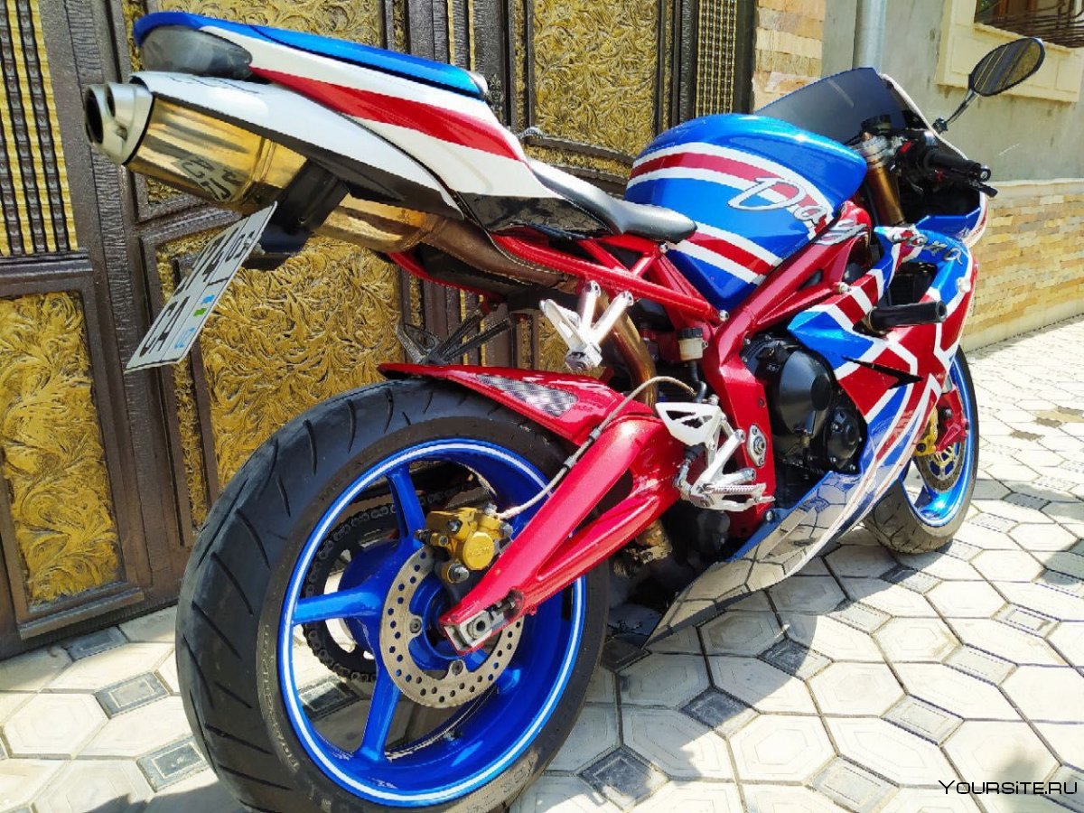 Ducati Monster 821 0-100