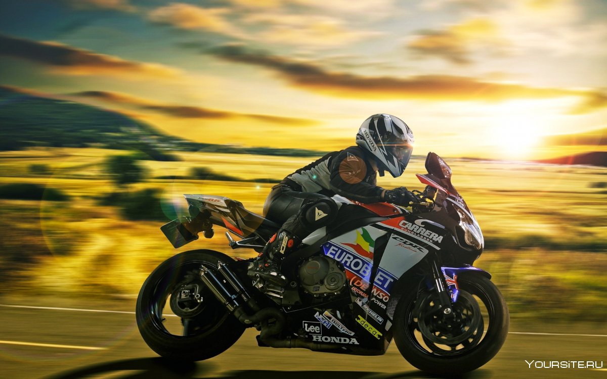Картинки с мотоциклами BMW 1000rr на заднем колесе в закат