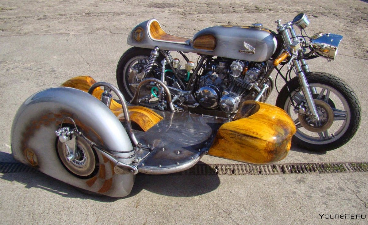 Мотоцикл Triumph с коляской