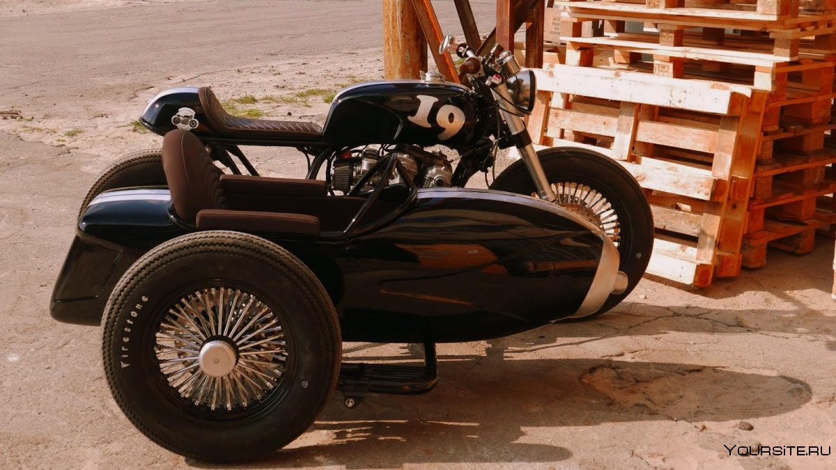Транспорт старинный мотоцикл