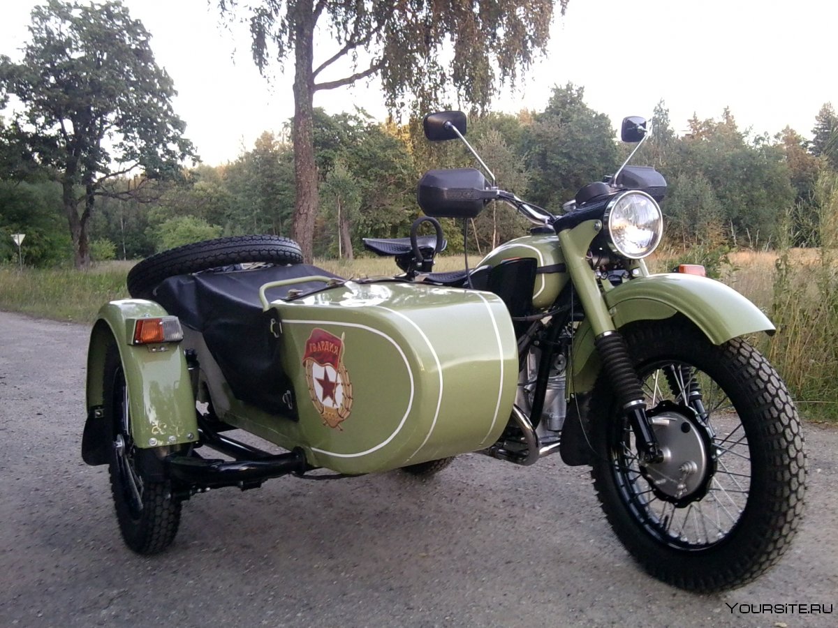 Мотоцикл Урал ИМЗ-8.103 зелёный
