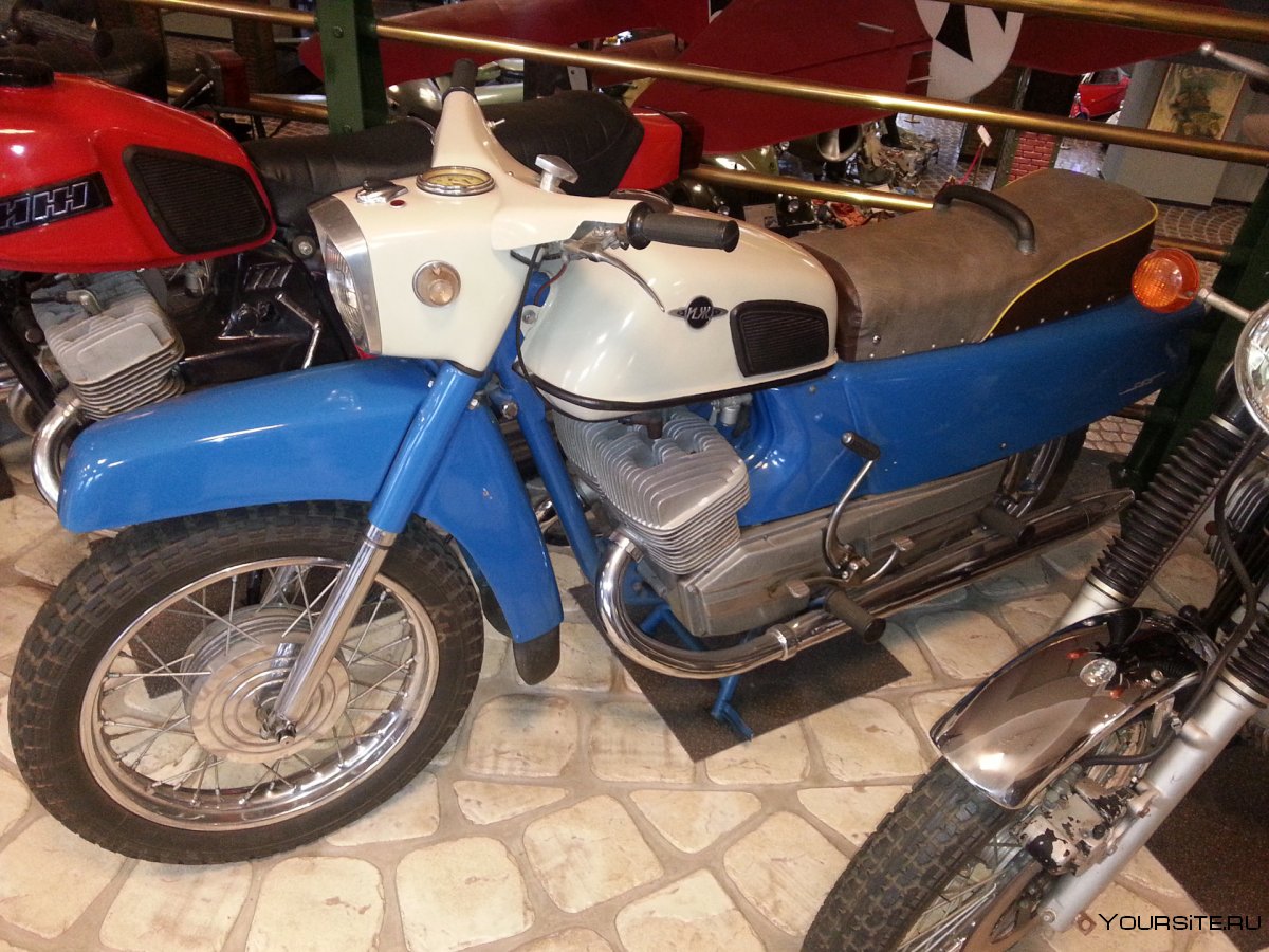 Мотоцикл ИЖ 68 года