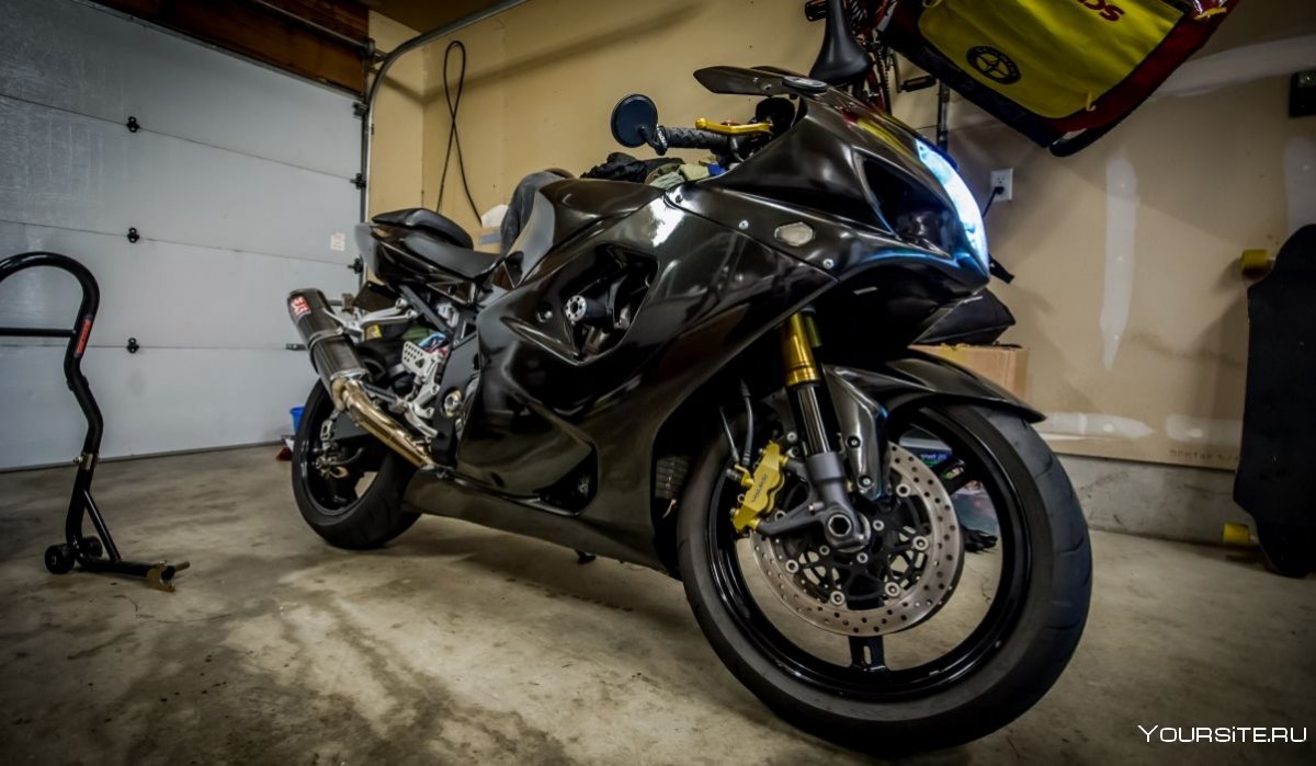 Мотоцикл Сузуки GSXR 1000 чёрный