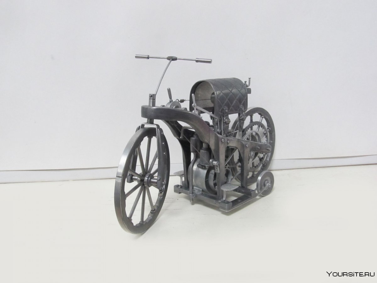 Мотоцикл Даймлера с ДВС 1885