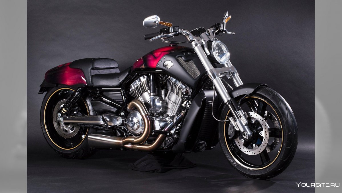 Мотоцикл Harley Davidson Custom 3/4