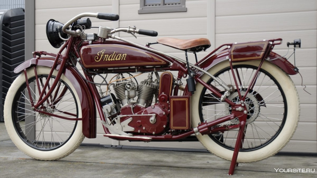 Старый мотоцикл indian scaut